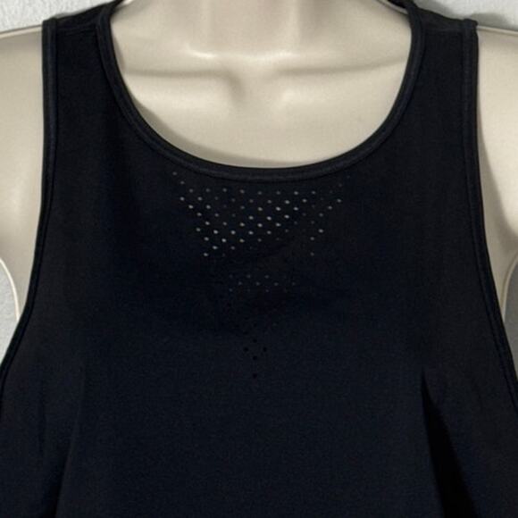 Athleta Accelerate Crop Tank in Black Size L Athletic Athleisure - Picture 7 of 8